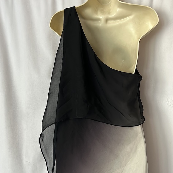 Halston Heritage NWT STUNNING One Shoulder Black Ombré Dress **Size 8** 🔥🔥 - Picture 4 of 6